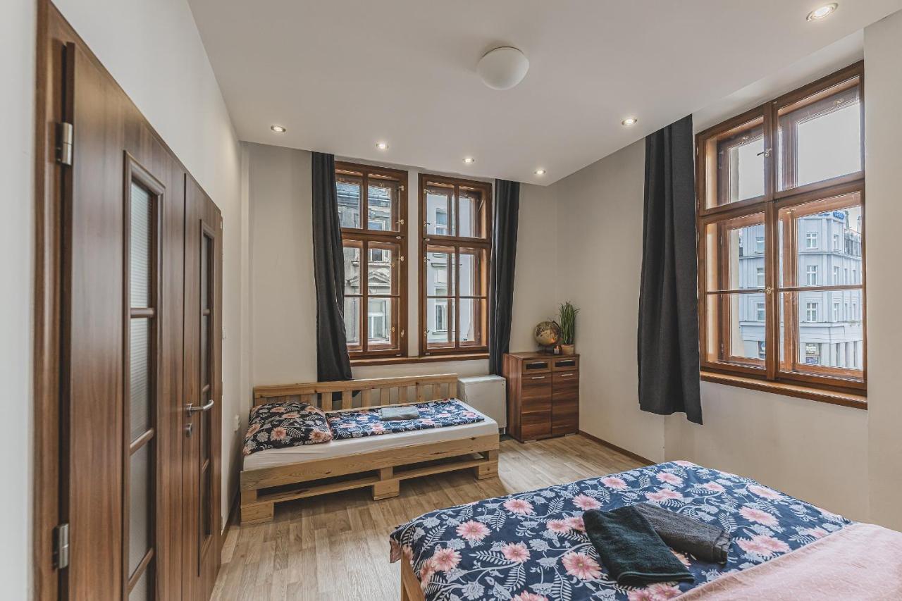 Carolina'S Central Apartment Hradec Králové Exteriör bild