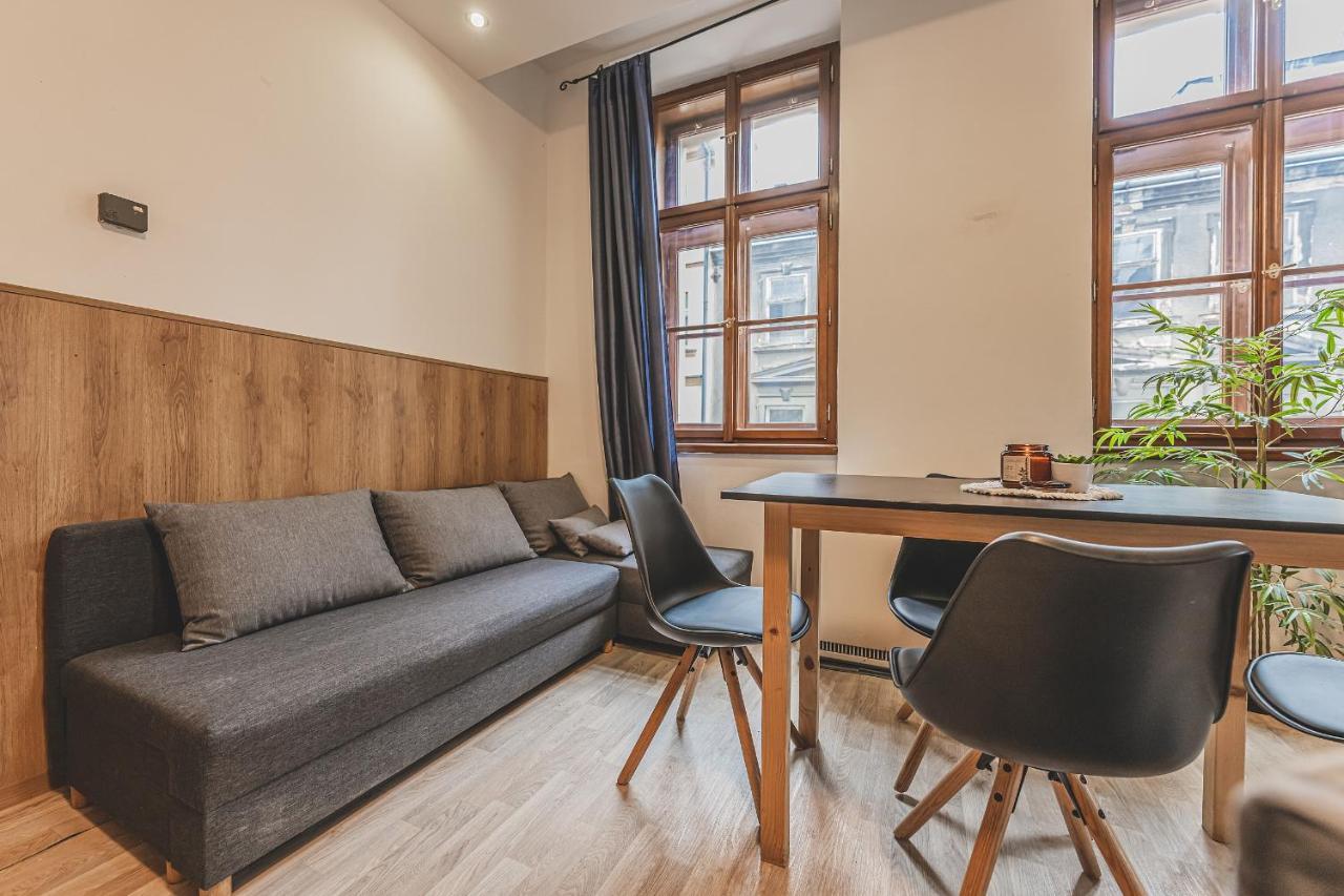 Carolina'S Central Apartment Hradec Králové Exteriör bild